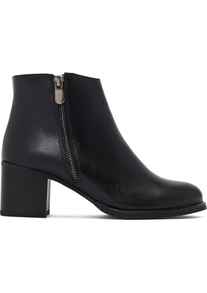 Kadın Siyah Fermuarlı Kalın Topuklu Bot 25WFE250318