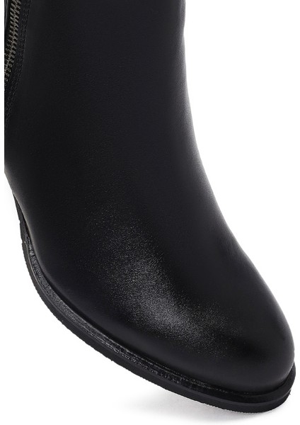 Kadın Siyah Fermuarlı Kalın Topuklu Bot 25WFE250318