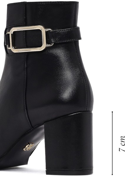 Kadın Siyah Fermuarlı Toka Detaylı Kalın Topuklu Deri Bot 25WFD160818 fiyatları