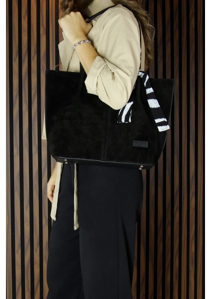 Siyah Hakiki Dana Süet Manyetik Kapaklı Büyük Boy Günlük Omuz Çantası ve Askılı El Çantası