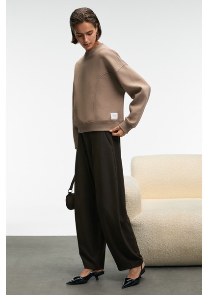 SERENYA Kadın Pamuklu Etiket Detaylı Bisiklet Yaka Vizon Sweatshirt indirimleri