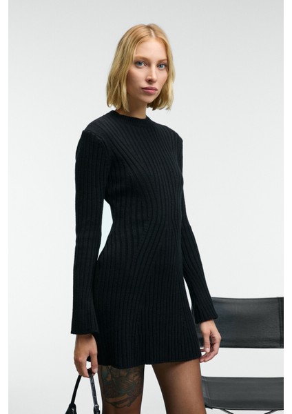 ENCANTO Kadın Yuvarlak Yaka Çizgi Desenli Slim Fit Siyah Elbise indirimleri