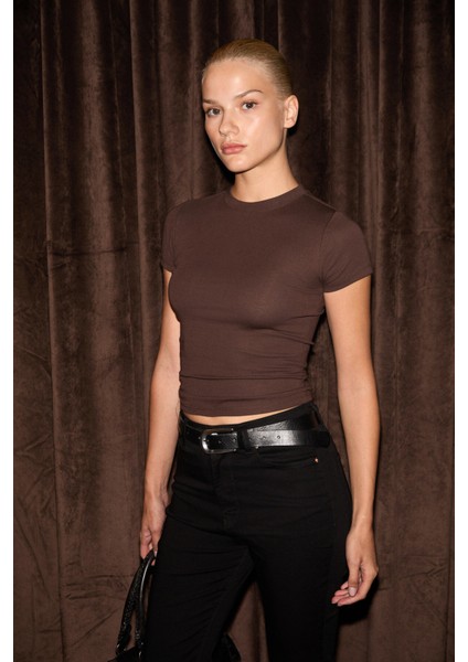 HOPEWELL Kadın Yuvarlak Yaka Örme Slim Fit Koyu Kahverengi T-Shirt modelleri