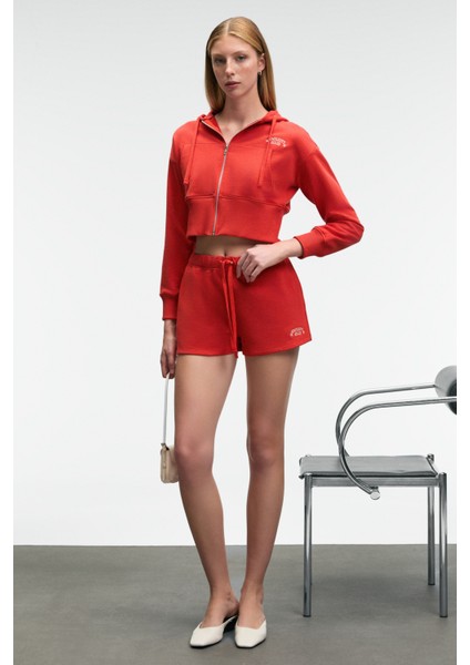 MOREVA Kadın Nakışlı Rahat Kırmızı Şort