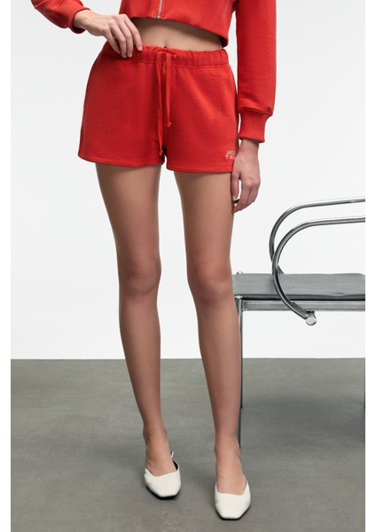 MOREVA Kadın Nakışlı Rahat Kırmızı Şort fiyatları