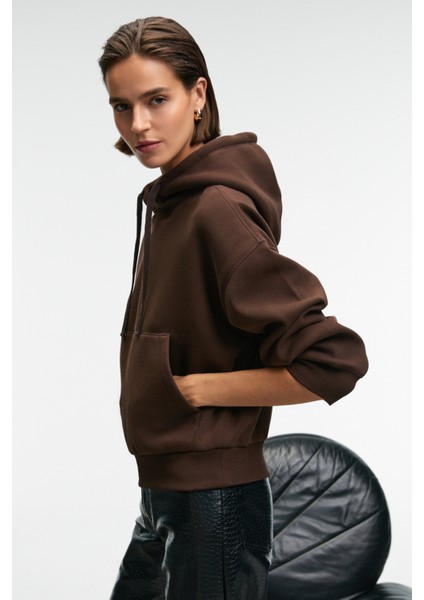 SELENE Kadın Kapüşonlu Kangru Cepli Regular Fit Kahverengi Sweatshirt indirimleri