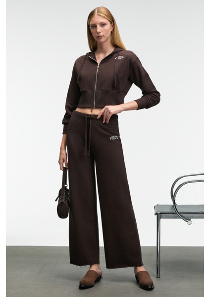 ELARA Kadın Metal Fermuarlı Nakışlı Kapüşonlu Crop Koyu Kahverengi Sweatshirt modelleri