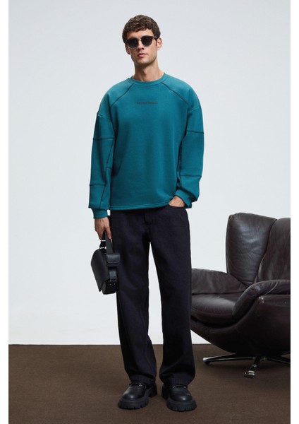 HAL Erkek Yuvarlak Yaka Önünde Ve Kollarında Süs Dikiş Detaylı Baskılı Regular Fit Yeşil Sweatshirt fiyatları