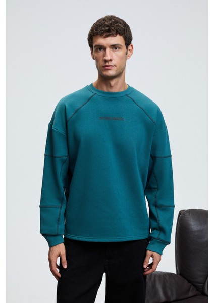HAL Erkek Yuvarlak Yaka Önünde Ve Kollarında Süs Dikiş Detaylı Baskılı Regular Fit Yeşil Sweatshirt modelleri