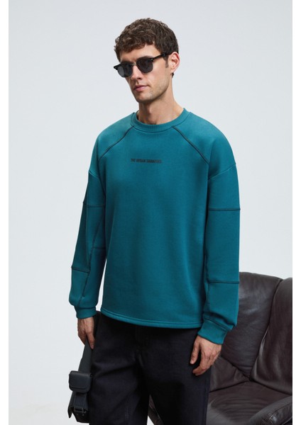 HAL Erkek Yuvarlak Yaka Önünde Ve Kollarında Süs Dikiş Detaylı Baskılı Regular Fit Yeşil Sweatshirt fırsatları