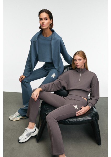 THALIA Kadın Arka Baskılı Ve Patch Detaylı Fermuarlı Dik Yakalı Antrasit Sweatshirt fırsatları