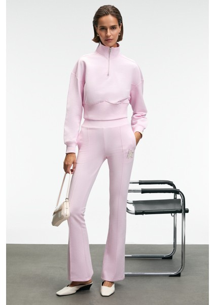 THALIA Kadın Arka Baskılı Ve Patch Detaylı Fermuarlı Dik Yakalı Pembe Sweatshirt