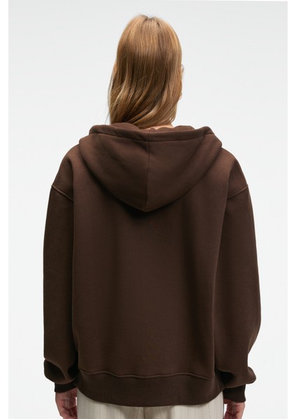 VALENYA Kadın Oversize Kapüşonlu Balon Kollu Metal Fermuarlı Kahverengi Sweatshirt indirimleri