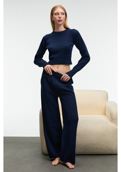 MARIPOSA Kadın Yuvarlak Yaka Çizgi Desenli Crop Geniş Paça Triko Lacivert Alt-Üst Takım fiyatları