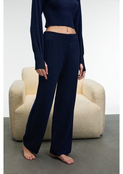 MARIPOSA Kadın Yuvarlak Yaka Çizgi Desenli Crop Geniş Paça Triko Lacivert Alt-Üst Takım