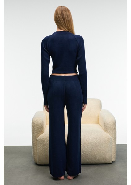 MARIPOSA Kadın Yuvarlak Yaka Çizgi Desenli Crop Geniş Paça Triko Lacivert Alt-Üst Takım