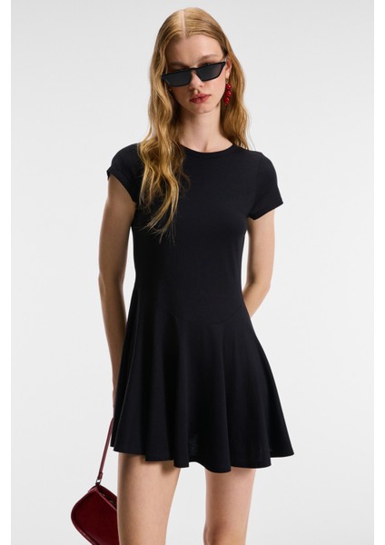 NURVA Kadın Bisiklet Yaka Cap Kol Beli Kesikli Mini Siyah Elbise