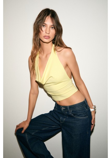 NESLIVA Kadın Degaje Halter Yaka Kalın Askılı Sırtı Açık Crop Sarı Bluz