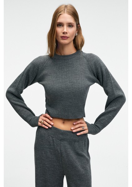 MARIPOSA Kadın Yuvarlak Yaka Çizgi Desenli Crop Geniş Paça Triko Antrasit Alt-Üst Takım modelleri