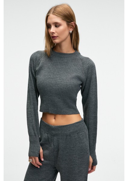 MARIPOSA Kadın Yuvarlak Yaka Çizgi Desenli Crop Geniş Paça Triko Antrasit Alt-Üst Takım fırsatları