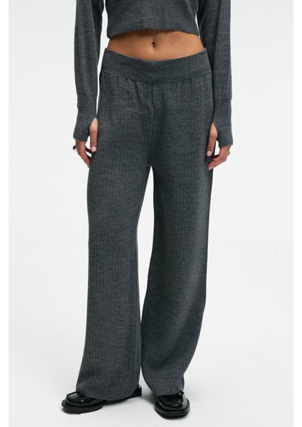 MARIPOSA Kadın Yuvarlak Yaka Çizgi Desenli Crop Geniş Paça Triko Antrasit Alt-Üst Takım indirimleri