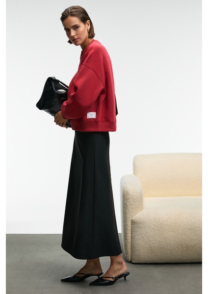 SERENYA Kadın Pamuklu Etiket Detaylı Bisiklet Yaka Kırmızı Sweatshirt fırsatları