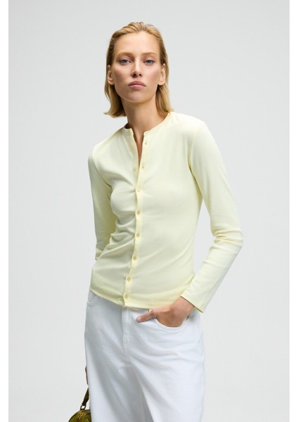 TALUVIA Kadın Esnek Kumaşlı Vücuda Oturan Slim Fit Düğmeli Sarı Bluz fırsatları