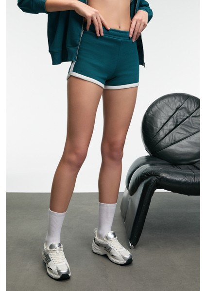 JUNELIA Kadın Kontrast Renk Biyeli Regular Fit Kısa Koyu Turkuaz Şort modelleri