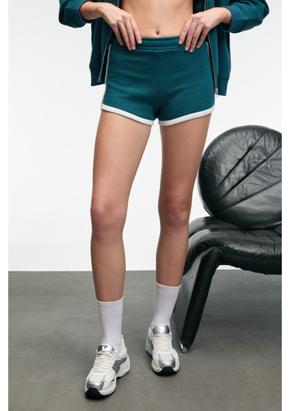 JUNELIA Kadın Kontrast Renk Biyeli Regular Fit Kısa Koyu Turkuaz Şort indirimleri