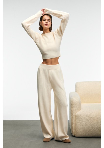 MARIPOSA Kadın Yuvarlak Yaka Çizgi Desenli Crop Geniş Paça Triko Ekru Alt-Üst Takım