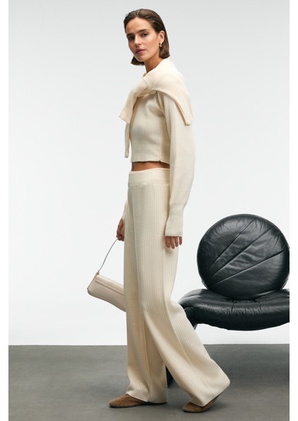 MARIPOSA Kadın Yuvarlak Yaka Çizgi Desenli Crop Geniş Paça Triko Ekru Alt-Üst Takım indirimleri