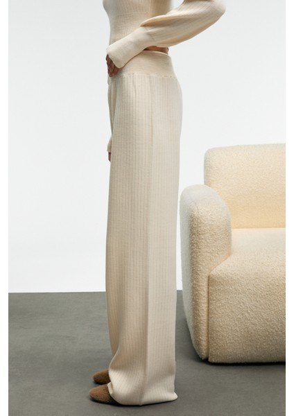 MARIPOSA Kadın Yuvarlak Yaka Çizgi Desenli Crop Geniş Paça Triko Ekru Alt-Üst Takım