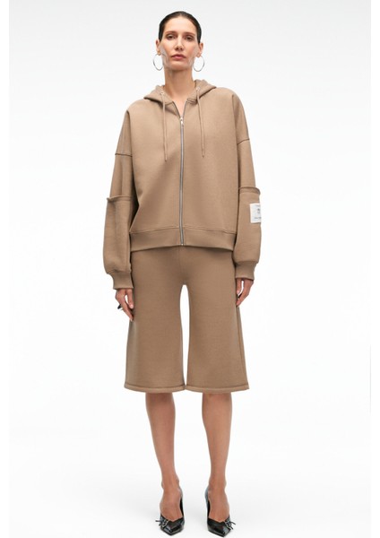 VIVIENNE Kadın Metal Fermuarlı Kapüşonlu Kolda Süs Etiket Ve Cep Detaylı Vizon Sweatshirt fırsatları