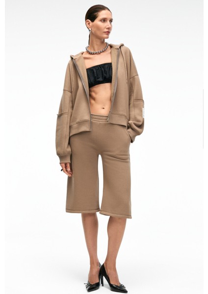 VIVIENNE Kadın Metal Fermuarlı Kapüşonlu Kolda Süs Etiket Ve Cep Detaylı Vizon Sweatshirt indirimleri