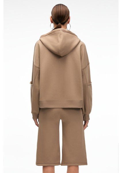 VIVIENNE Kadın Metal Fermuarlı Kapüşonlu Kolda Süs Etiket Ve Cep Detaylı Vizon Sweatshirt