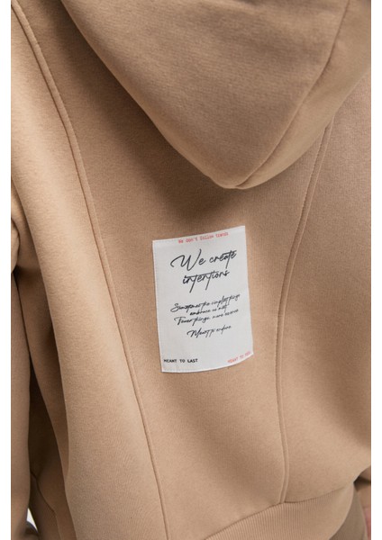 VYSELLE Kadın Önü Kesikli Metal Fermuarlı Kapüşonlu Etiket Detaylı Oversize Vizon Sweatshirt modelleri