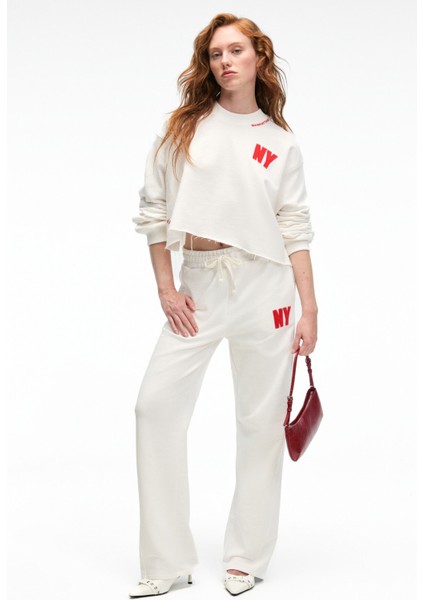 DELYRA Kadın Bisiklet Yaka Rahat Kesim Nakış Detaylı Ekru Sweatshirt modelleri