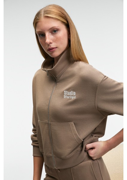 TORINA Kadın Nakış Detaylı Fermuarlı Çift Cepli Relax Vizon Ceket