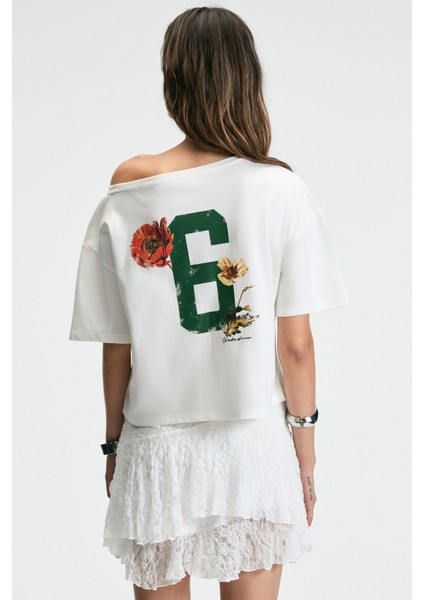 QALY Kadın Kayık Yaka Tek Omuz Kısa Kol Ön Ve Arka Baskı Detaylı Relaxed Ekru T-Shirt