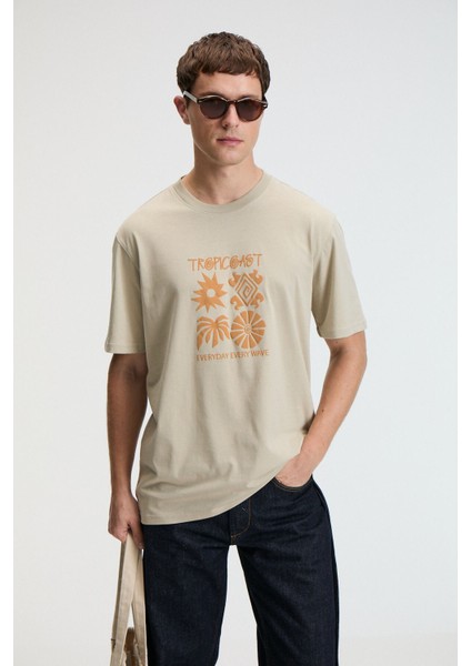SWEET Erkek %100 Pamuk Oversize Fit Baskılı Kısa Kollu Yuvarlak Yakalı Taş Rengi T-Shirt