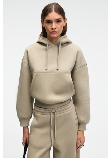 SELENE Kadın Kapüşonlu Kangru Cepli Regular Fit Taş Rengi Sweatshirt