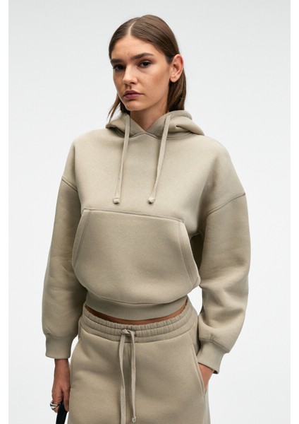 SELENE Kadın Kapüşonlu Kangru Cepli Regular Fit Taş Rengi Sweatshirt fırsatları