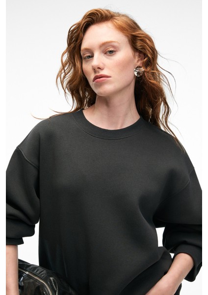 ESME Kadın Oversize Yuvarlak Yakalı Kol Ucu Ve Etek Ucu Manşetli Antrasit Sweatshirt modelleri
