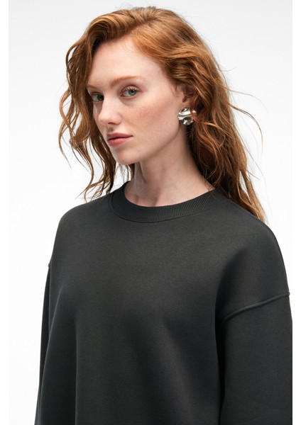 ESME Kadın Oversize Yuvarlak Yakalı Kol Ucu Ve Etek Ucu Manşetli Antrasit Sweatshirt fırsatları