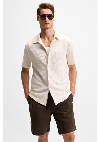 ERMANO Erkek Regular Fit Kısa Kollu Gömlek Yaka Düğmeli Krem Gömlek