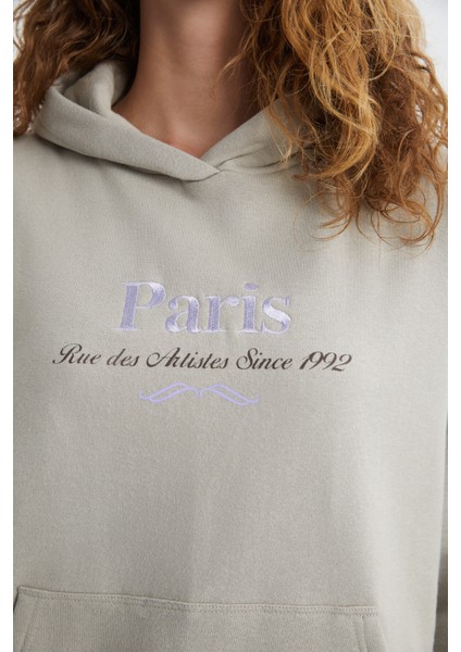 Taına Kadın Nakış Detaylı Organik Pamuk Şehir Temalı Regular Kapüşonlu Bej Sweatshirt indirimleri