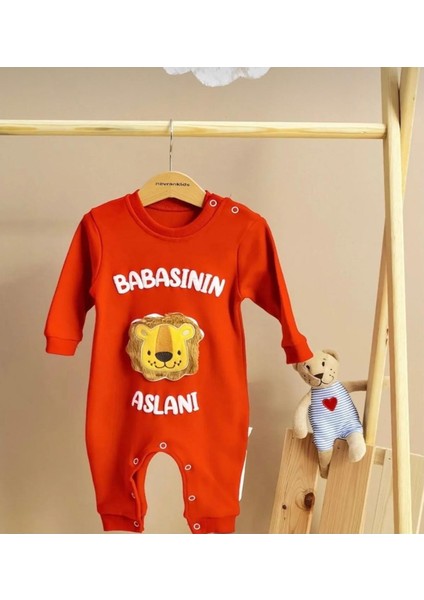 Babasının Aslanı Kabartma Yazı Detaylı Organik Pamuk Lüx Tulum fırsatları