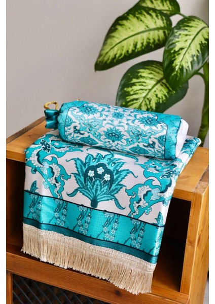 Taşınabilir Ipek Dokulu Keseli Seccade S1031 Mavi Renk fırsatları