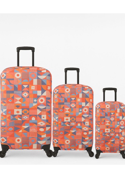 - Pembe Esnek Kumaşlı Valiz Kılıfı - Yıkanabilir & Darbelere Dayanıklı