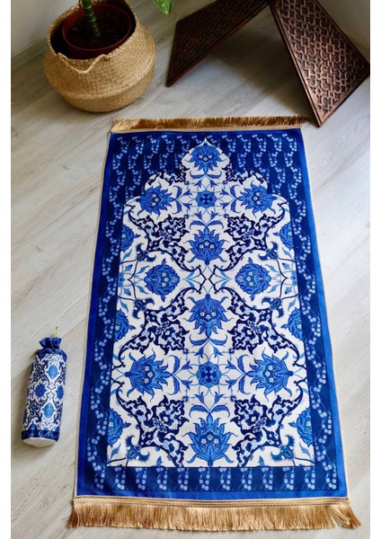 Taşınabilir Ipek Dokulu Keseli Seccade S1031 Lacivert Renk